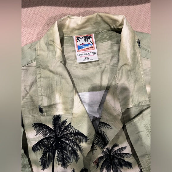 Hawaiian Togs Men’s Button Down Shirt - Picture 12 of 14